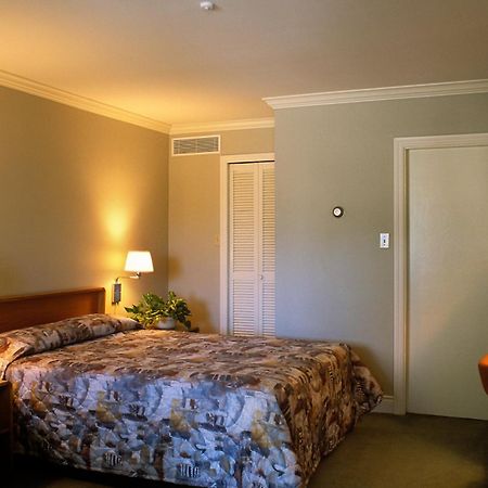 Auberge De La Baie Caraquet Bagian luar foto