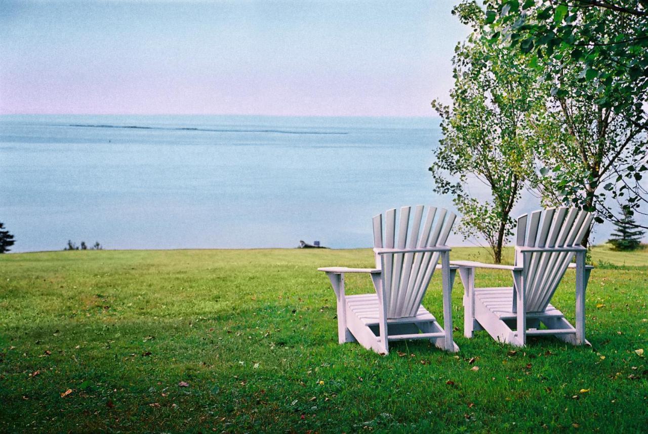 Auberge De La Baie Caraquet Bagian luar foto