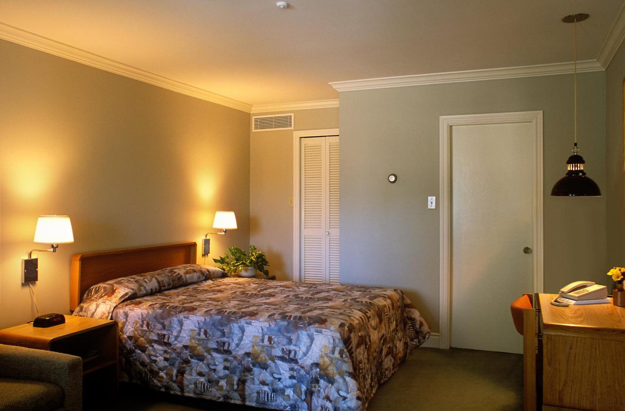 Auberge De La Baie Caraquet Bagian luar foto
